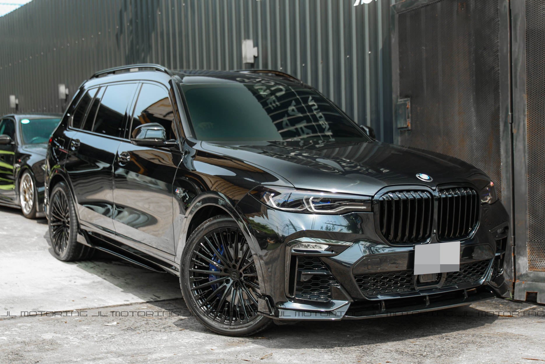 BMW G07 X7 M Sport Side Skirts