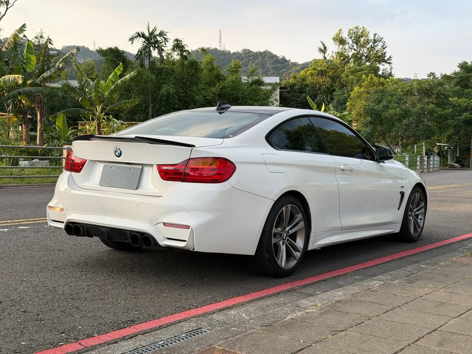 BMW 4 Series (2014-2020) F32 F33 F36 M4 Style Rear Bumper