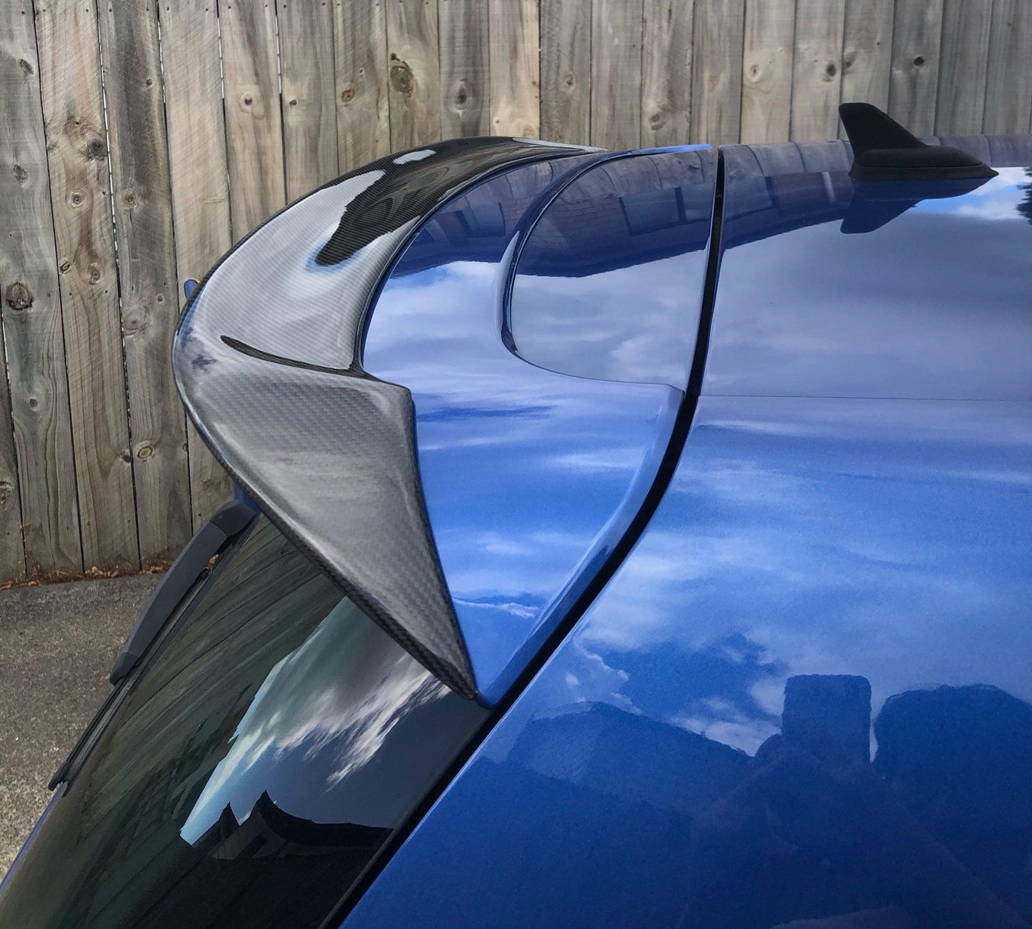 Volkswagen Golf 6 GTI Carbon Fiber Roof Spoiler