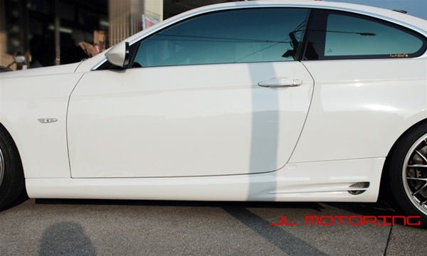 bmw e93スペアパーツセット売り　e92.e91 BMW E92 E93 Lumma Style Side Skirts | JL Motoring
