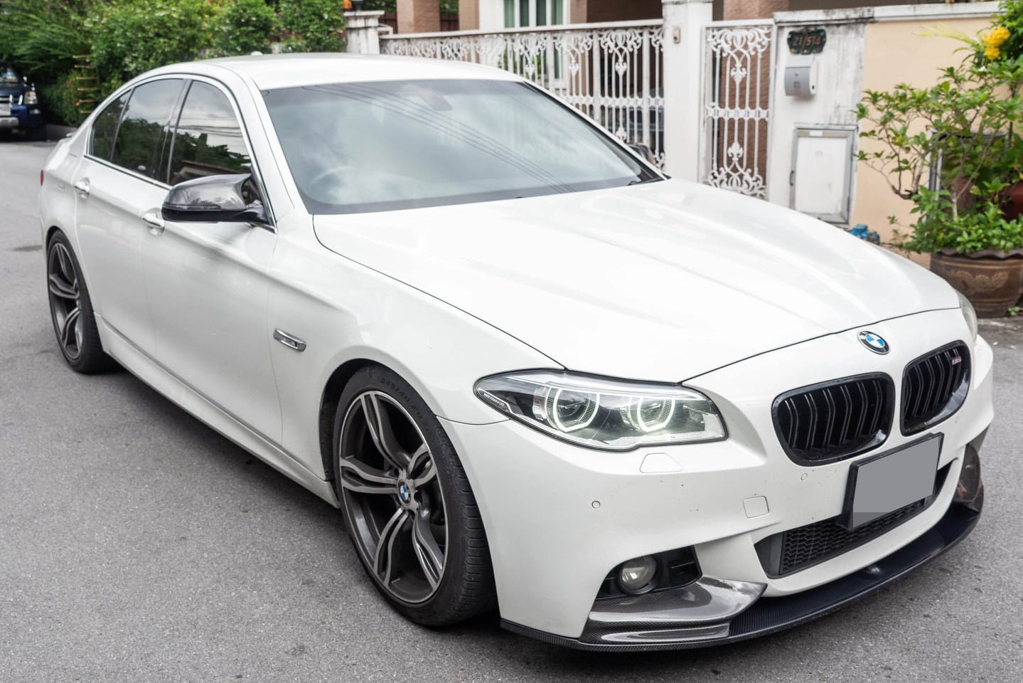 BMW F10 F11 5 Series Carbon Fiber Front Grilles - JL Motoring