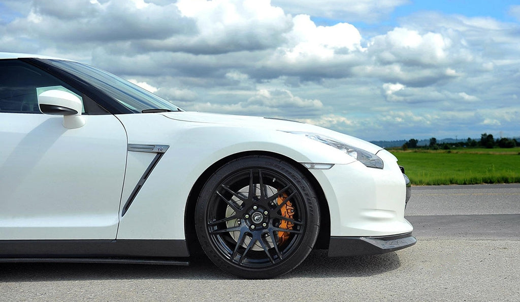 Nissan R35 GTR Carbon Fiber Side Skirts