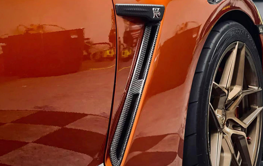 Nissan R35 GTR Carbon Fiber Fender Vents